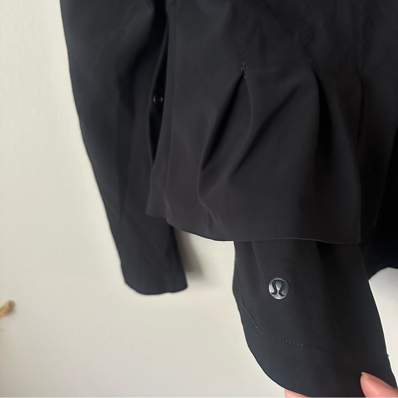 Lululemon Bust A Move Jacket Peplum Black Hood Soft Shell $178.00 - Picture 13 of 16